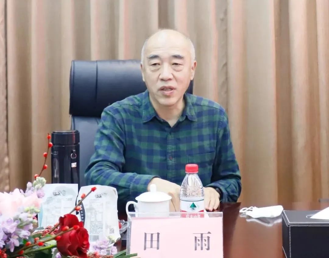 新年開(kāi)新局 合作促發(fā)展丨佳木斯市委常委、副市長(zhǎng)閆志剛一行蒞臨花花牛乳業(yè)集團(tuán)及佳田企業(yè)考察座談