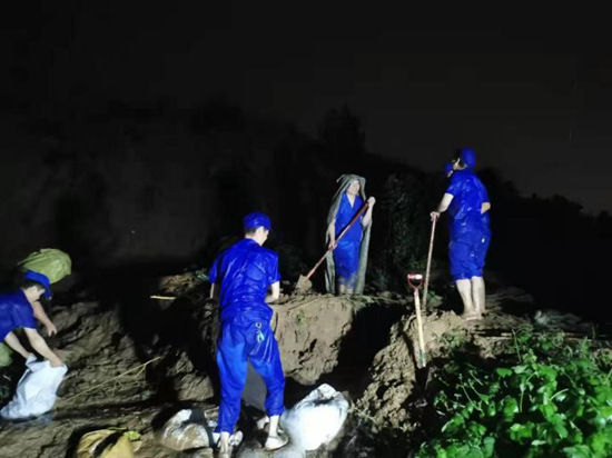 微光匯聚、風雨同舟，我們一起扛！