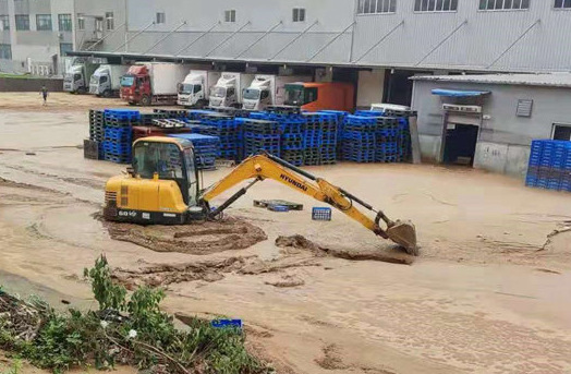 微光匯聚、風雨同舟，我們一起扛！