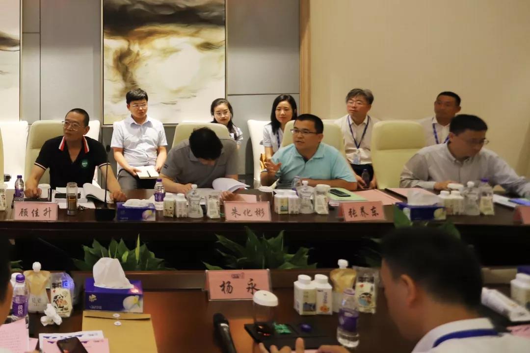 河南首家！花花牛乳業(yè)集團(tuán)通過(guò)優(yōu)質(zhì)乳工程驗(yàn)收