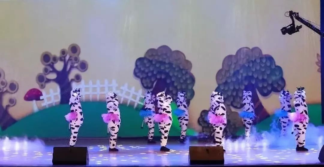 “贏在2019”，花花牛乳業(yè)集團2019年新春晚會盛大開幕