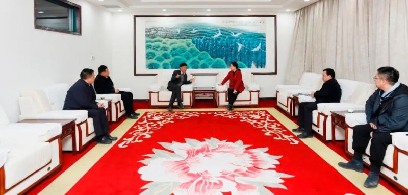 發(fā)揮產(chǎn)業(yè)優(yōu)勢 助力鄉(xiāng)村振興 | 民權(quán)縣委副書記、縣長王靜嫻會見關(guān)曉彥董事長一行